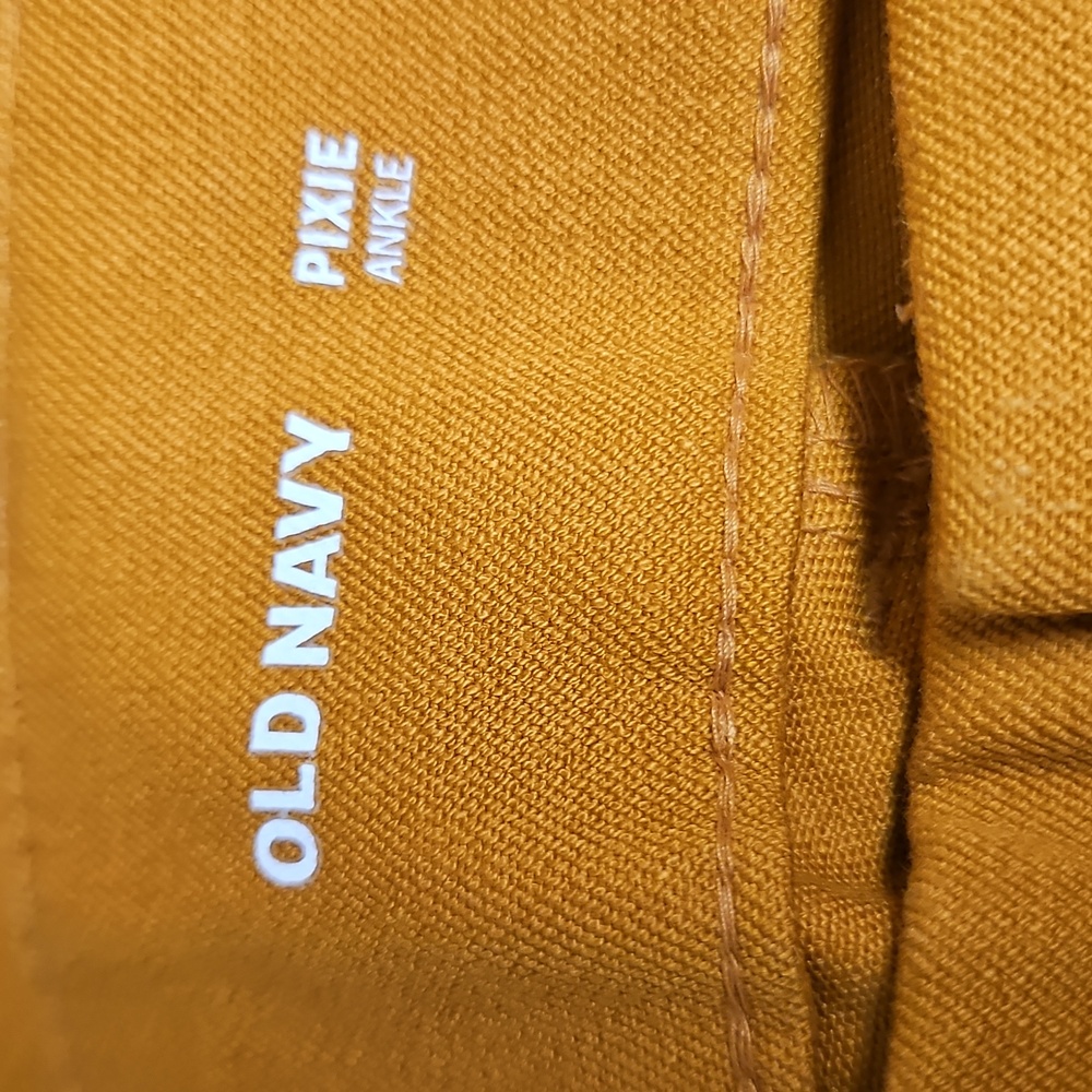 Old Navy Pixie Ankle - Picture 4 of 5